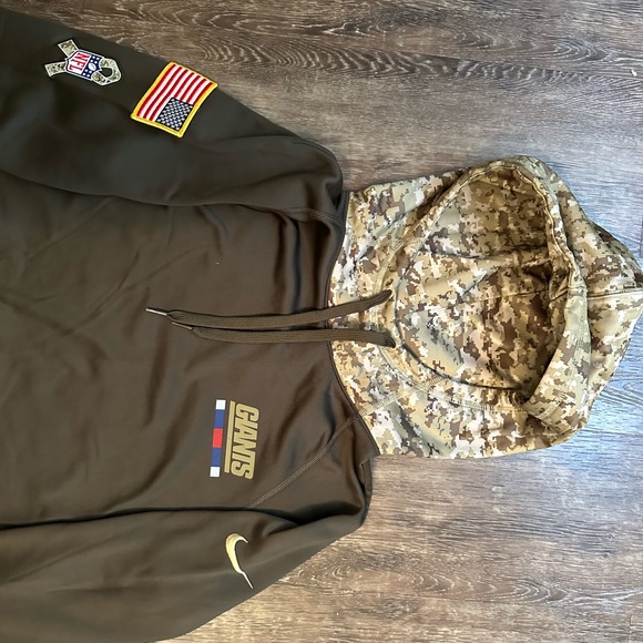 New York Giants Salute to Service Military Sweatshirt - Picture 2 of 5